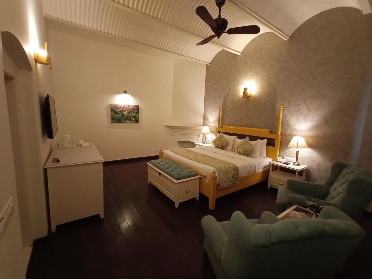 Hotel Pine Retreat Mallroad Masuri Exterior foto
